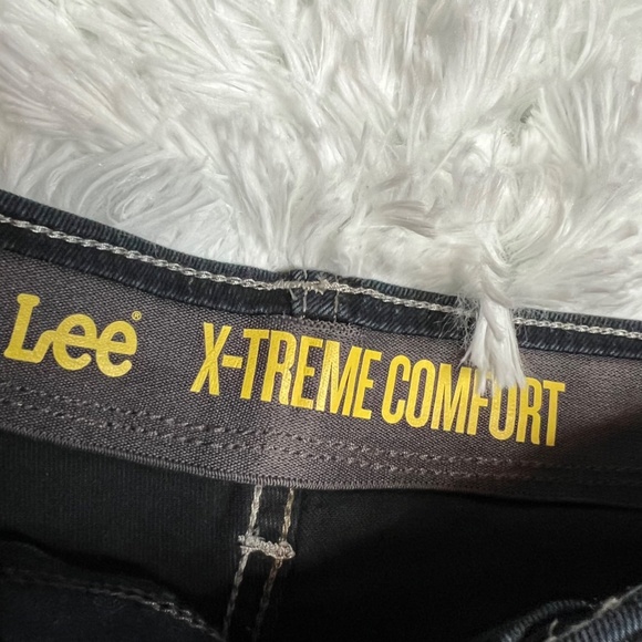 NWT- Boy's Lee x-Treme Comfort Jeans - Picture 5 of 7